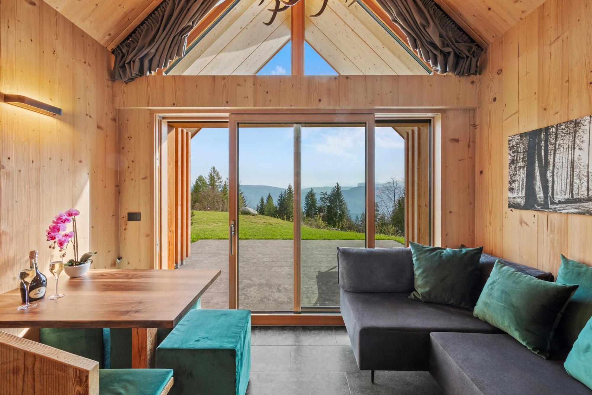 New Opening "Sissi Chalets" - Unique Luxury Hideaway With Mountain View & Sauna Mendola Bagian luar foto