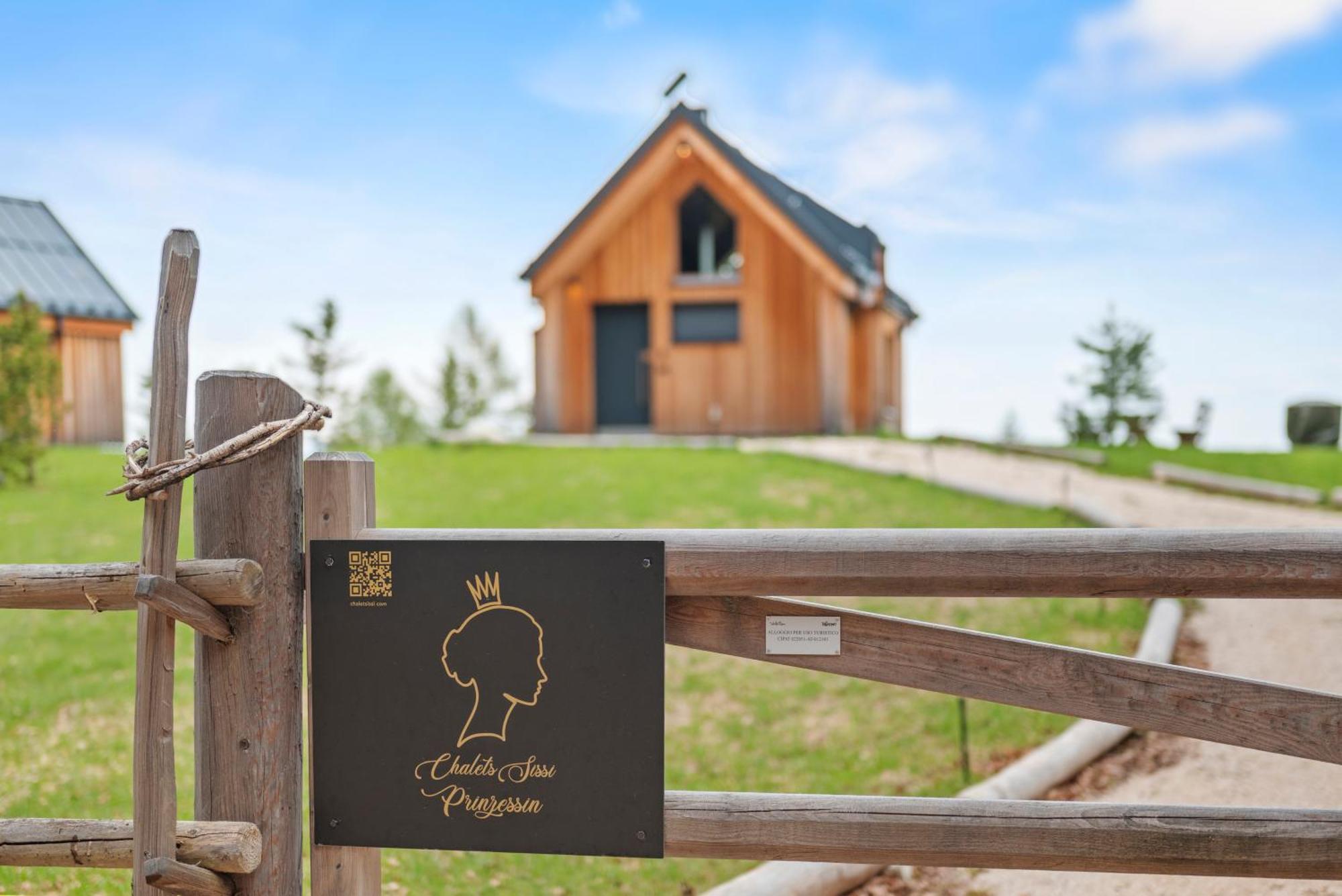 New Opening "Sissi Chalets" - Unique Luxury Hideaway With Mountain View & Sauna Mendola Bagian luar foto
