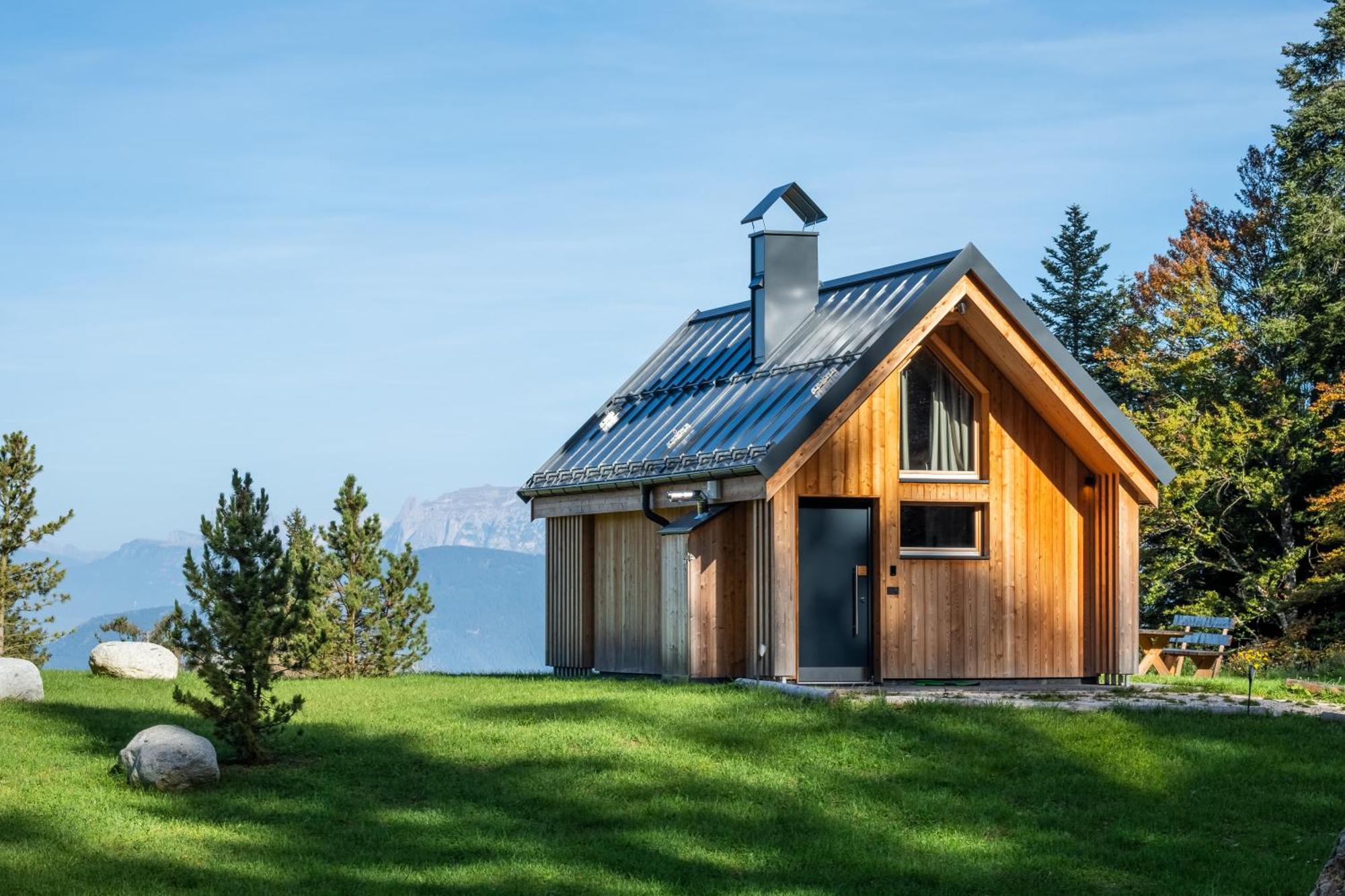 New Opening "Sissi Chalets" - Unique Luxury Hideaway With Mountain View & Sauna Mendola Bagian luar foto