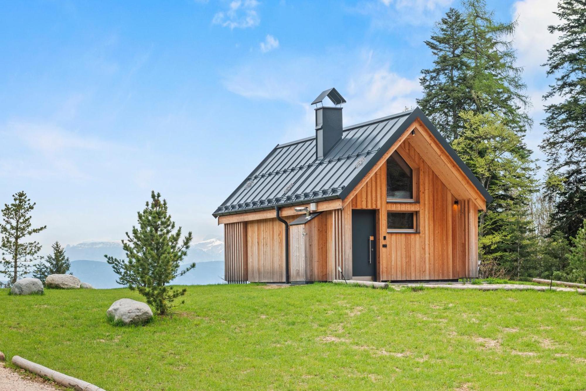New Opening "Sissi Chalets" - Unique Luxury Hideaway With Mountain View & Sauna Mendola Bagian luar foto