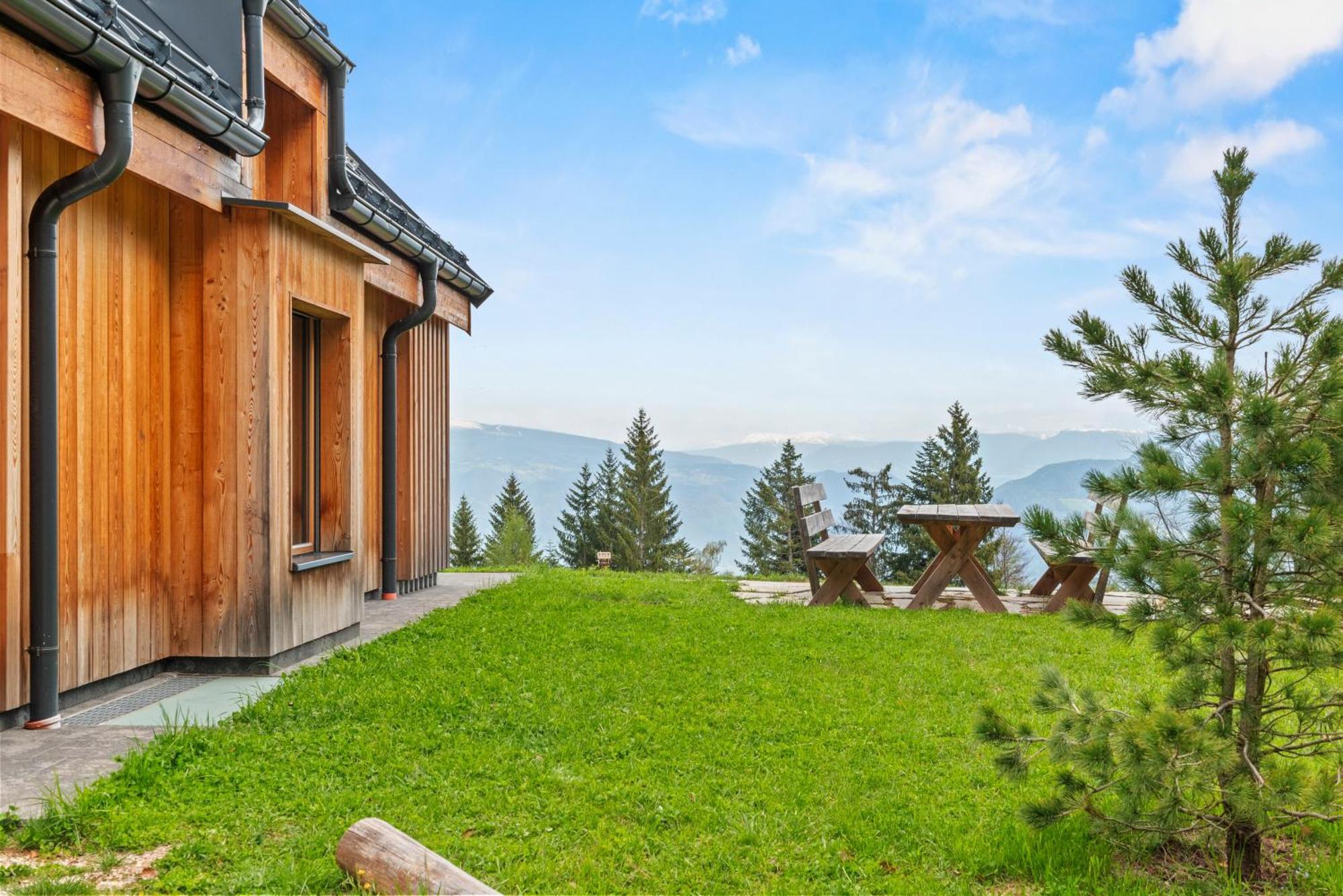 New Opening "Sissi Chalets" - Unique Luxury Hideaway With Mountain View & Sauna Mendola Bagian luar foto