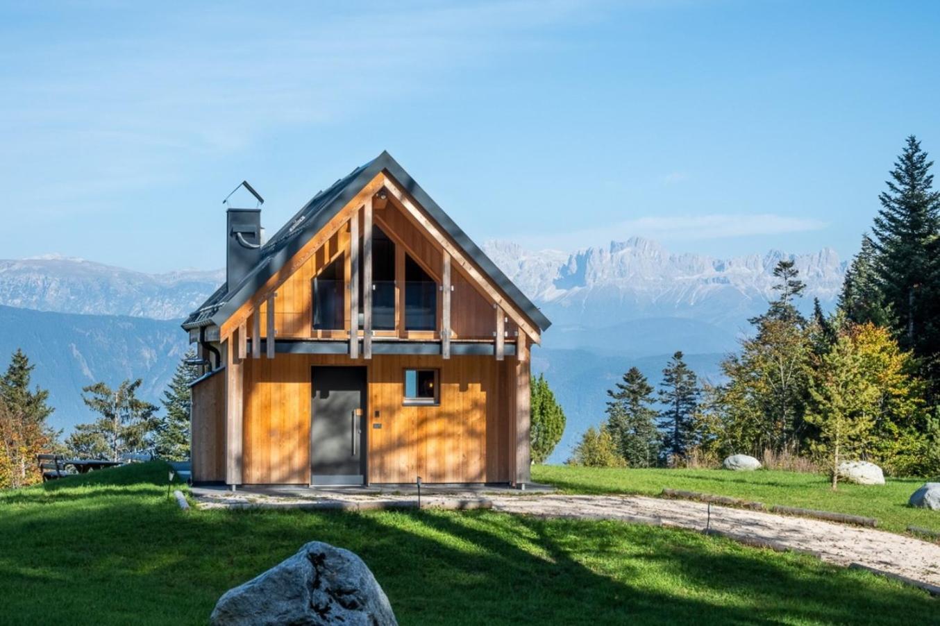 New Opening "Sissi Chalets" - Unique Luxury Hideaway With Mountain View & Sauna Mendola Bagian luar foto